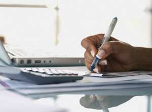 Para la jornada, la Dian dispuso como punto de atención en Bogotá el Centro de Convenciones Gonzalo Jiménez de Quesada. Foto Corbis.