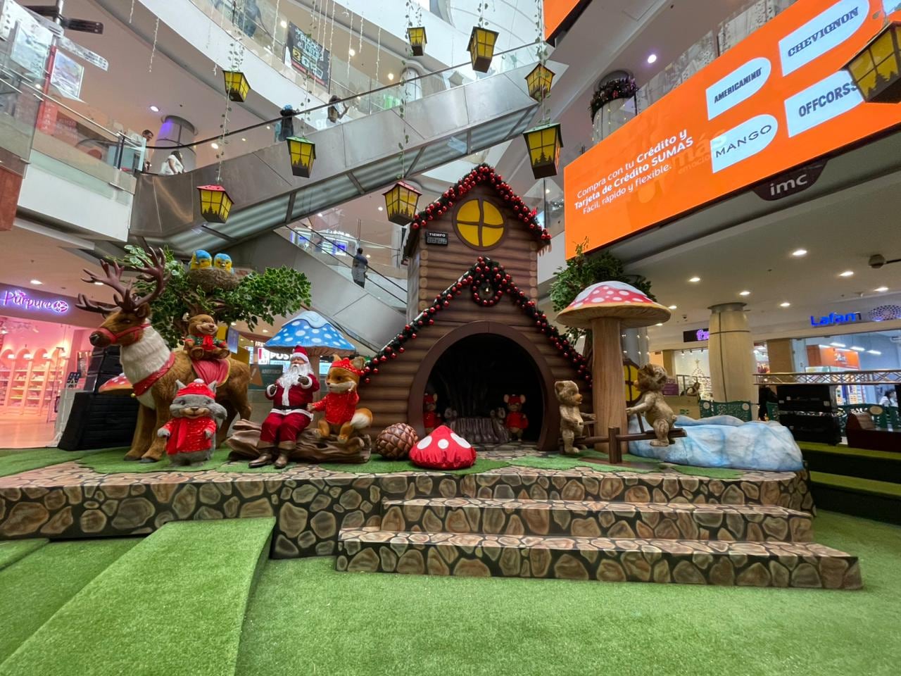 Estación Central de la Aldea de Santa en Titán Plaza