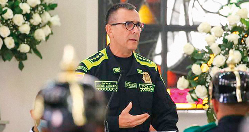 “He llorado por mis hermanos policías, lo digo con orgullo”, estas fueron las palabras del director de la Policía, general Jorge Luis Vargas, honrando la vida de sus hombres.