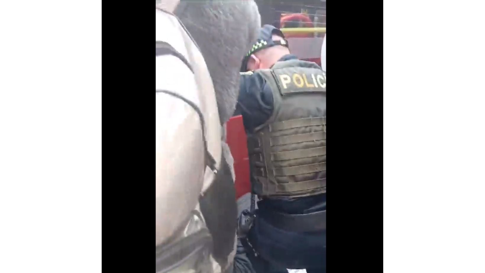 Los angustiantes momentos que vivió un hombre que terminó con la cabeza atrapada en TransMilenio, ¿qué pasó?