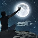 La Luna de Nieve en febrero de 2024: un fenómeno celestial que revela su significado profundo, más allá de su esplendor en el cielo nocturno.