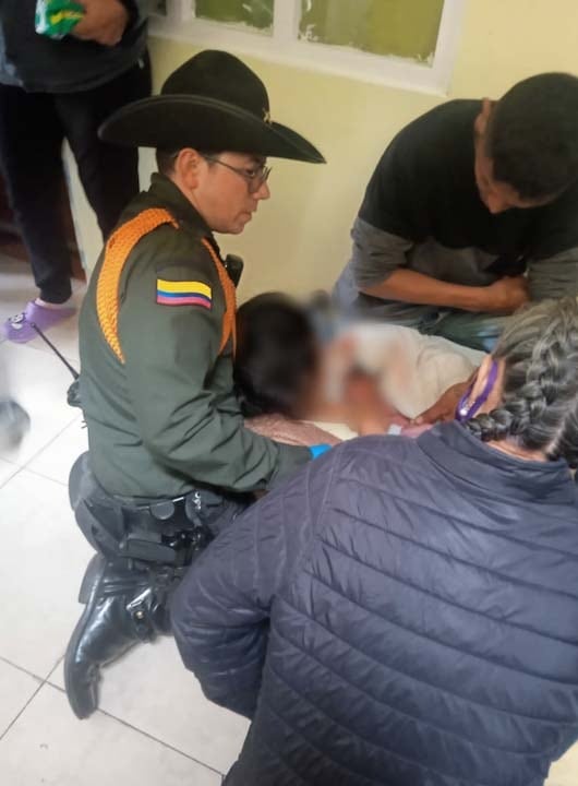 Policía salvó la vida de madre y bebé recién nacido en Bogotá