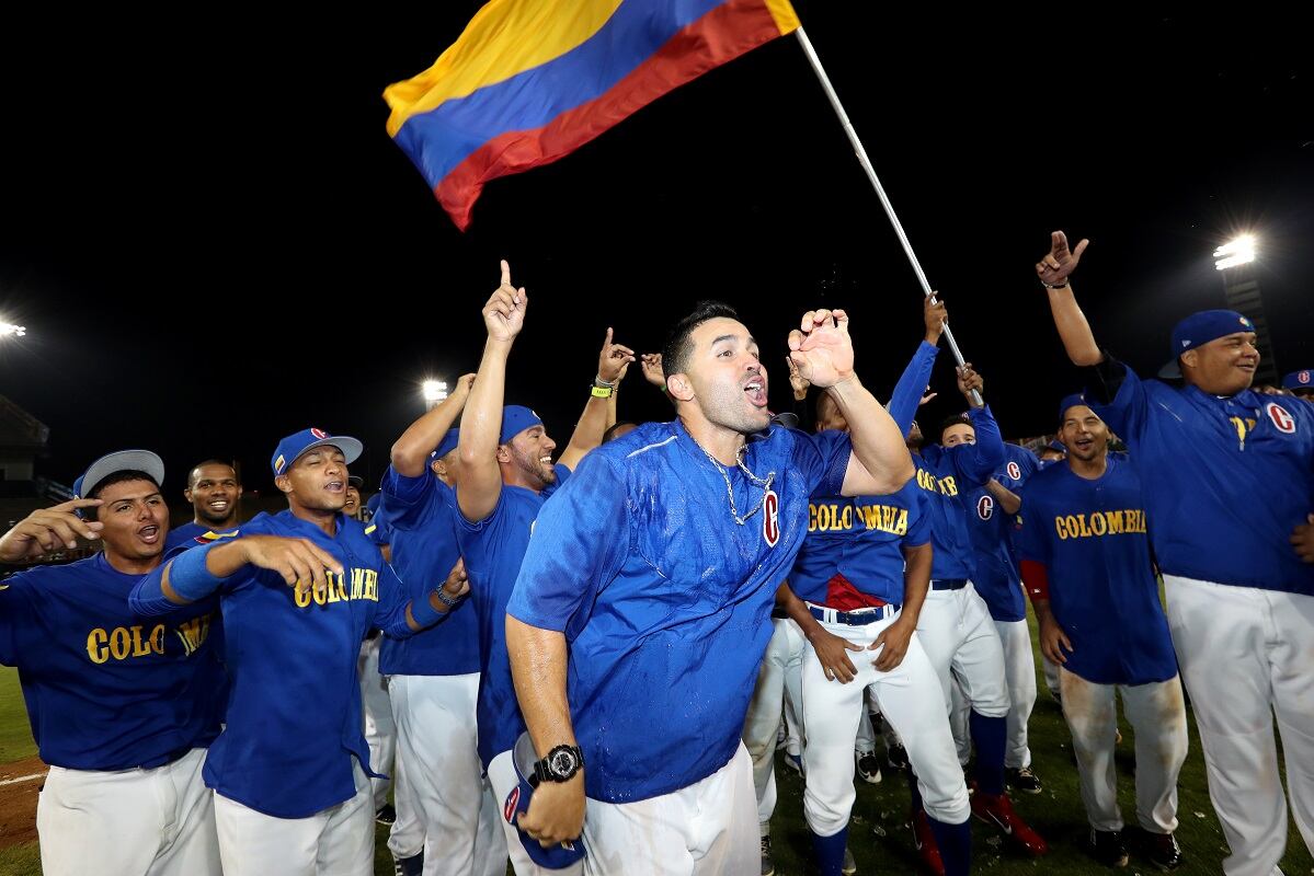 Como mánager de Colombia, Luis Urueta clasificó al equipo nacional por primera vez al Clásico Mundial de Béisbol tras vencer a Panamá en marzo de 2016