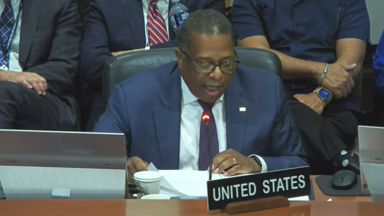 Brian Nichols es un alto funcionario del Departamento de Estado de los Estados Unidos