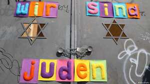 Instalación artística de Ella Dreyfus: "Somos judíos".