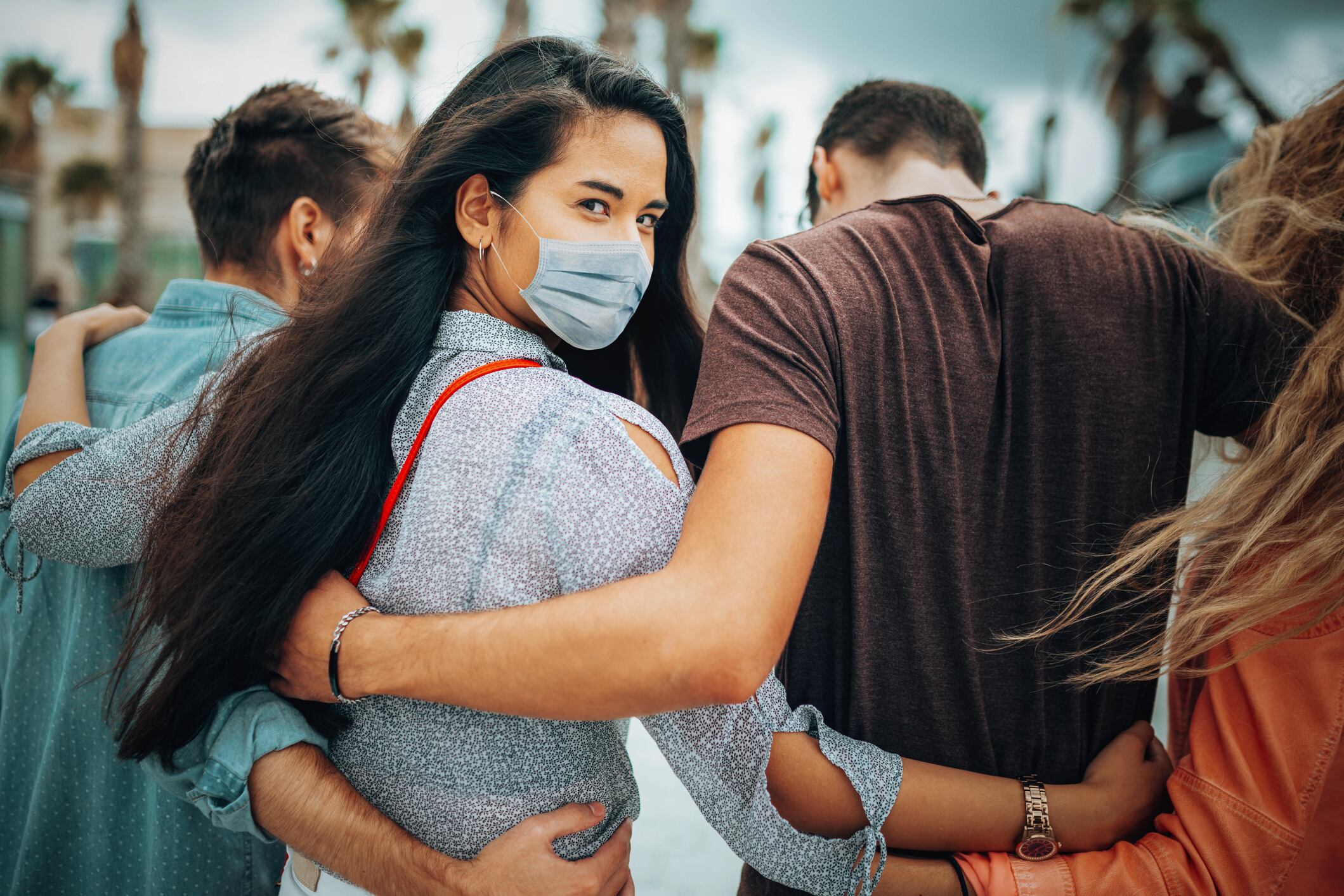 Foto de referencia sobre el uso del tapabocas