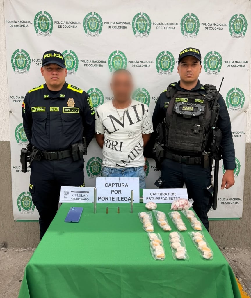 Capturan en el centro de Cali a un hombre con dos armas tipo lapicero y 900 dosis de bazuco