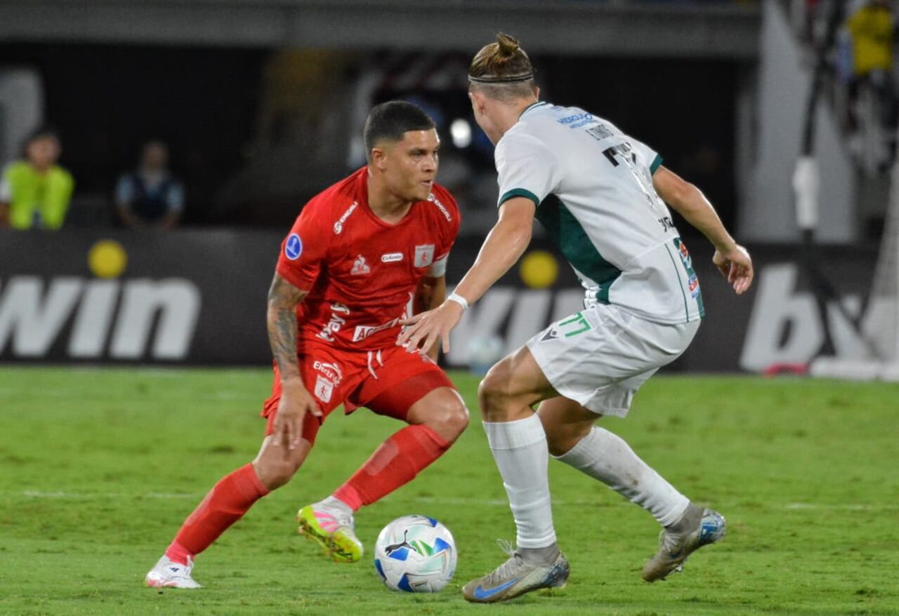 Juan Fernando Quintero en el partido frente a Racing de Montevideo