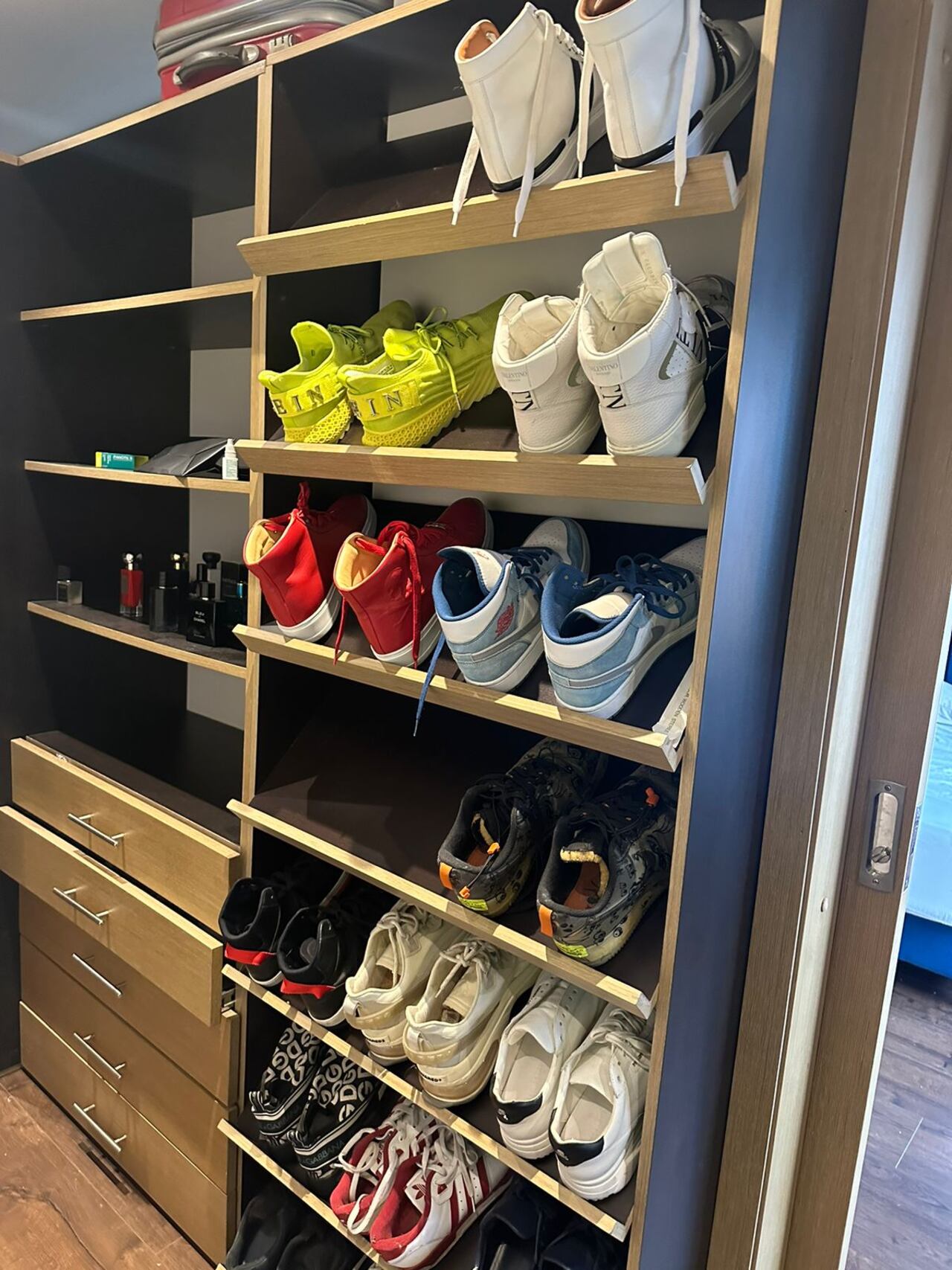 Alias Ermes era aficionado a los tenis de marcas reconocidas.