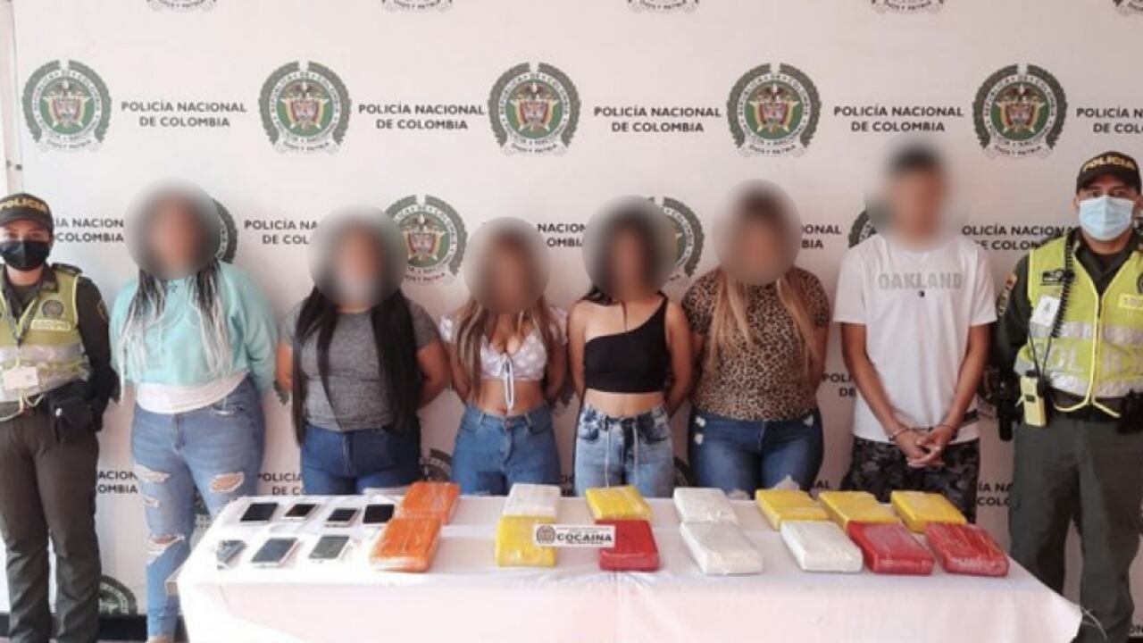 Mujeres en Barranquilla planeaban trasportar paquetes de droga hasta Bogotá.