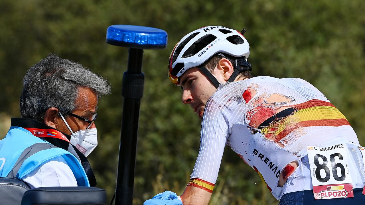 Carlos Rodríguez y sus fuertes heridas tras la etapa 18.