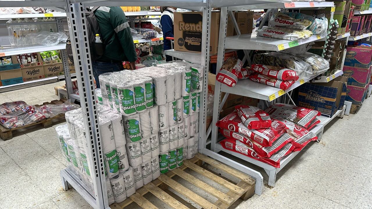 Desabastecimiento de papel higiénico en tiendas D1.
