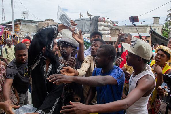 “Otros están siendo reclutados por la fuerza o están uniéndose a grupos armados debido a que están totalmente desesperados”, manifestó Russell.