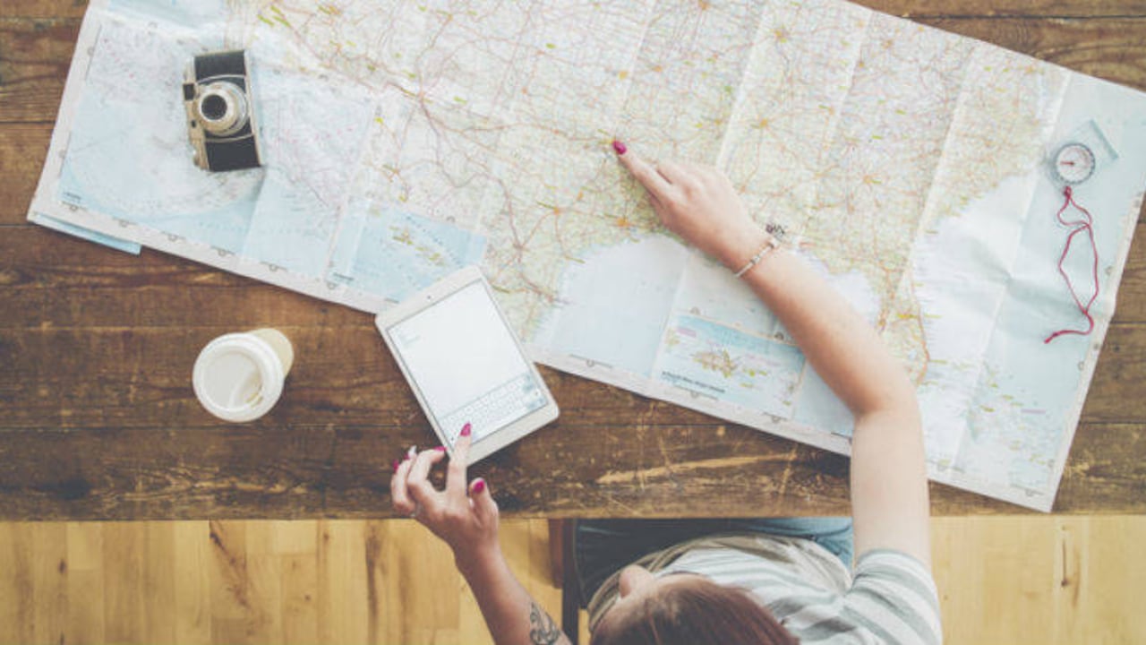 ¿Cómo viajar barato en diciembre con un dólar superior a $3.400?. GETTY.