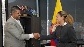 La ministra del Trabajo, Natalia López Fuentes, posesionó este miércoles a Ricardo Torres Castro como nuevo director general de la entidad.