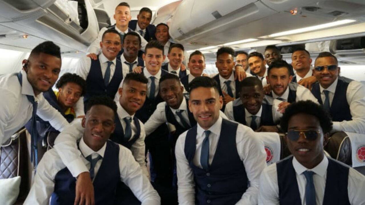 Desde el avión, los jugadores de la Tricolor se despidieron de Colombia.