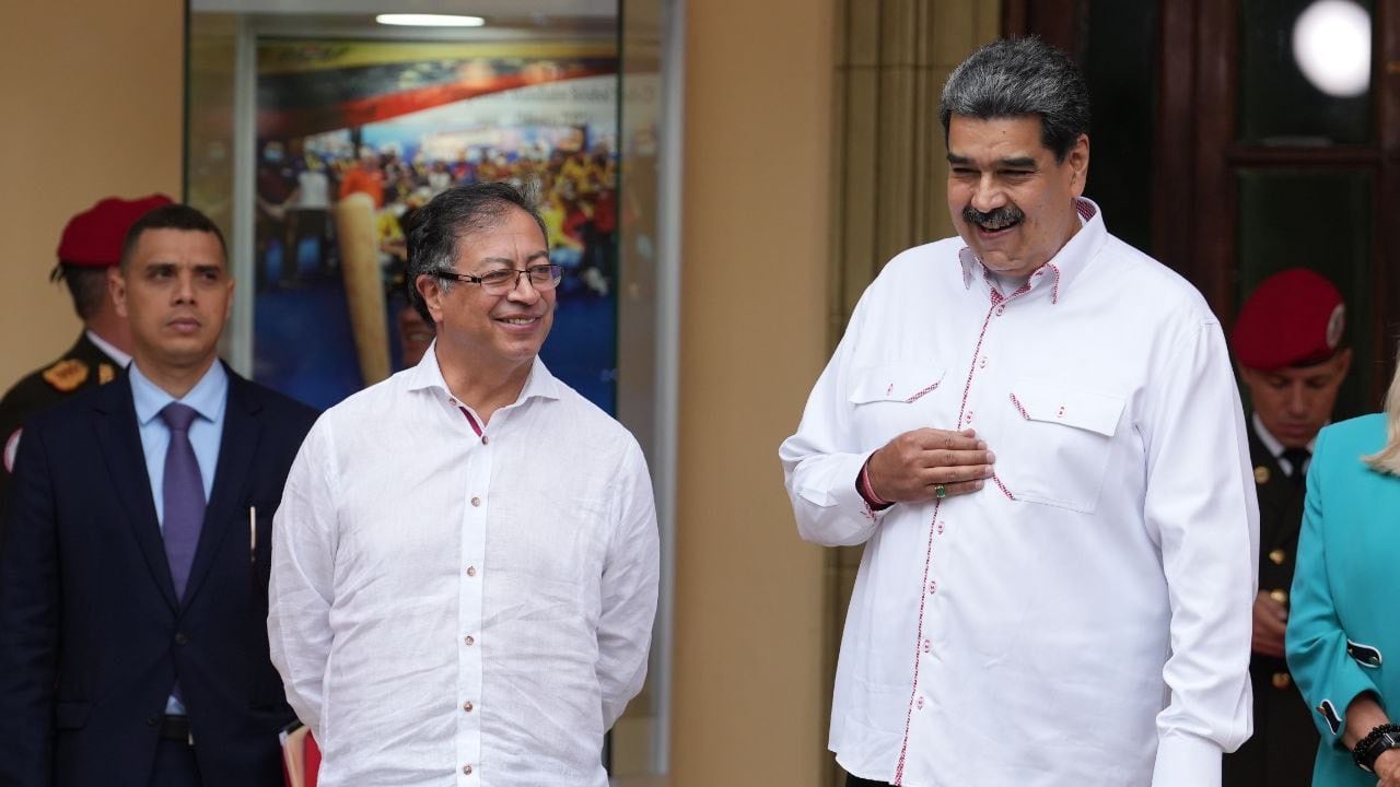 Gustavo Petro y Nicolás Maduro en Caracas.
