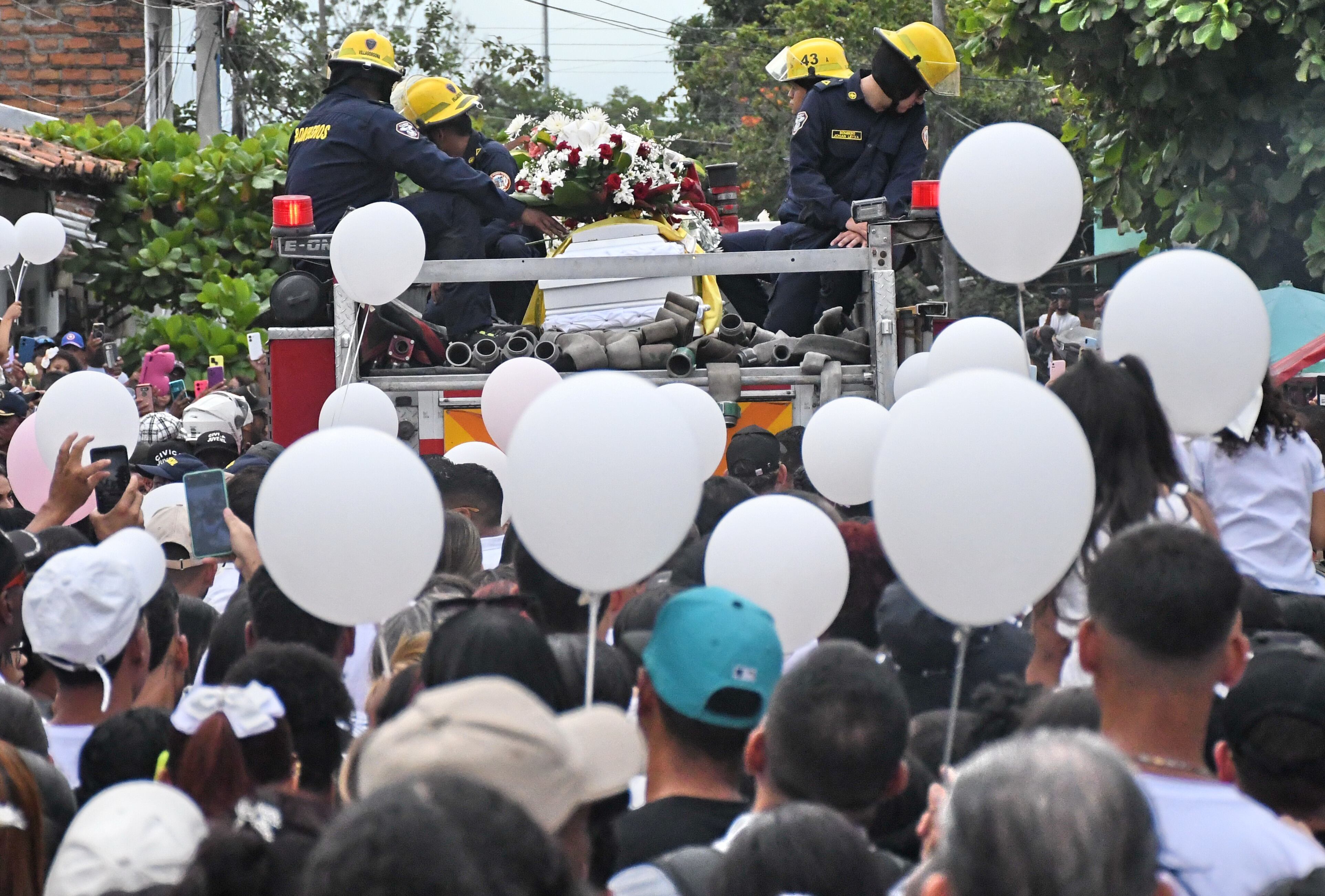 Villa Gorgona:  sepelio de la  niña Sofía Delgado. foto José L Guzmán. EL País