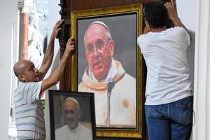 Caleños lamentan el fallecimiento del Papa Francisco