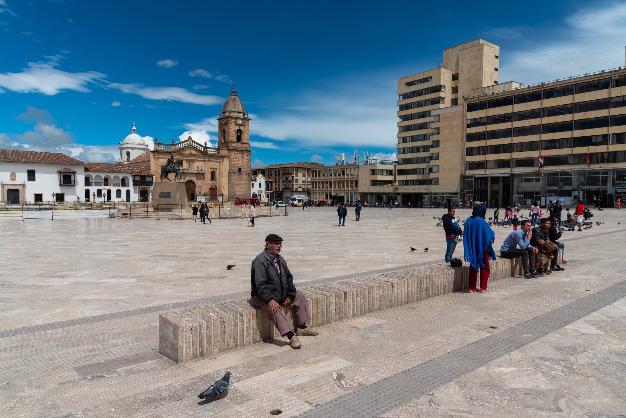 Simón Bolívar Square in the city of Tunja.