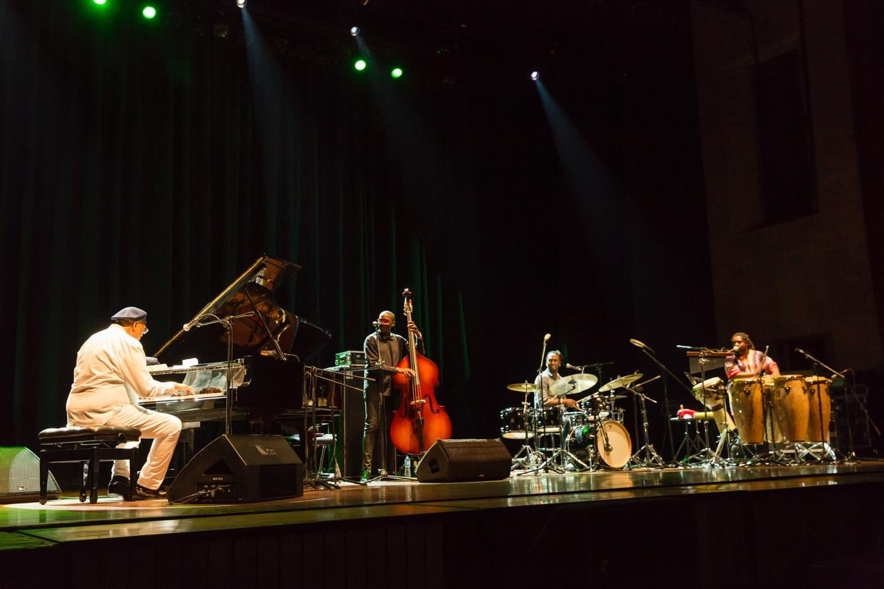 El grupo colombiano Madera Jazz, junto con el cubano Alain Pérez, liderarán el acto de apertura del festival en el Teatro Universidad de Medellín.