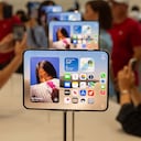 El nuevo iPhone Duo llega oficialmente al mercado este 23 de octubre.