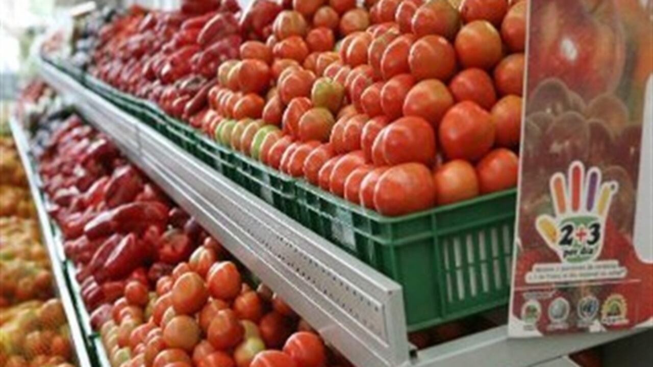 Contrario a la tendencia que dominó durante el mes de diciembre, esta semana, cayeron las cotizaciones de la habichuela, la zanahoria, tomate Riogrande, el pepino de rellenar, el brócoli, el fríjol verde en vaina y el ajo.