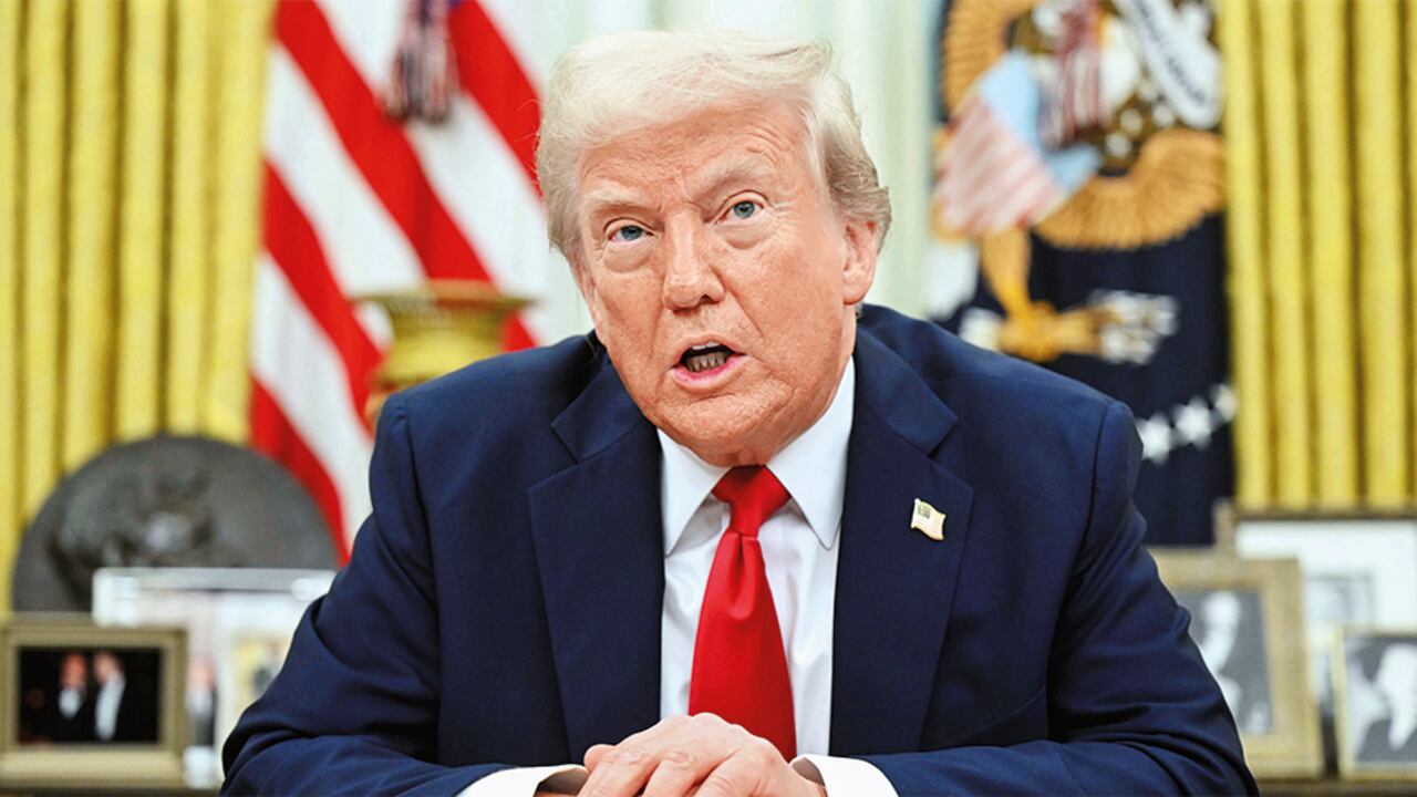 “Durante décadas, nuestro país ha sido saqueado, pillado, violado y expoliado por naciones cercanas y lejanas, tanto amigas como enemigas”, dijo el presidente Donald Trump.