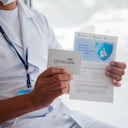 El personal de salud de hospitales como el Hospital de la Policía y la Clínica Colombia preparan y vacunan a su personal de salud como parte de la primera fase de vacunaciones en Bogotá, Colombia, el 18 de febrero de 2021. (Foto de: Chepa Beltran / VWPics / Universal Images Group a través de Getty Images )