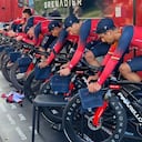 Daniel Felipe Martínez junto con sus compañeros del team Ineos Grenadiers en la París-Niza.