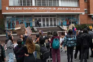 Protestas en colegio Colegio Sagrado Corazón de Jesús Bethlemitas por acoso de profesores
Foto Mario Franco