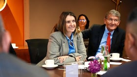 La candidata presidencial Paloma Valencia se reunió con delegados de la Confederación General del Trabajo (CGT) .