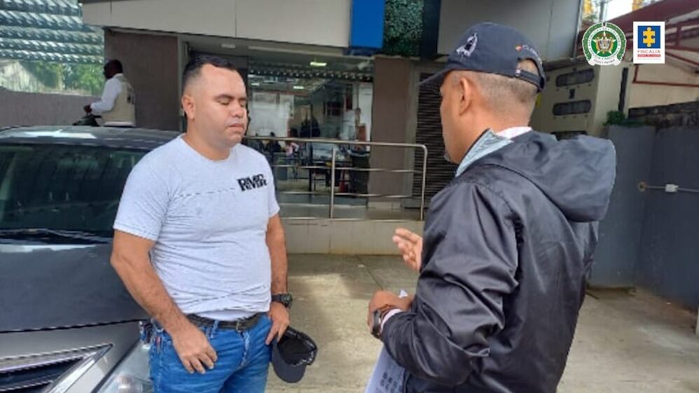 Casa por cárcel para dos policías en el Valle que habrían exigido millonaria suma a transportador de harina para continuar su viaje.