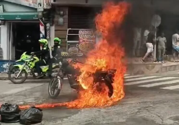 Capturan un fletero en intento de hurto, escolta del alcalde de Dosquebradas, Roberto Jiménez, se enfrentó a los delincuentes.