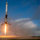 Los tres propulsores de la misión de SpaceX regresaron al planeta. Dos a tierra y uno cayó al océano, como estaba planeado.