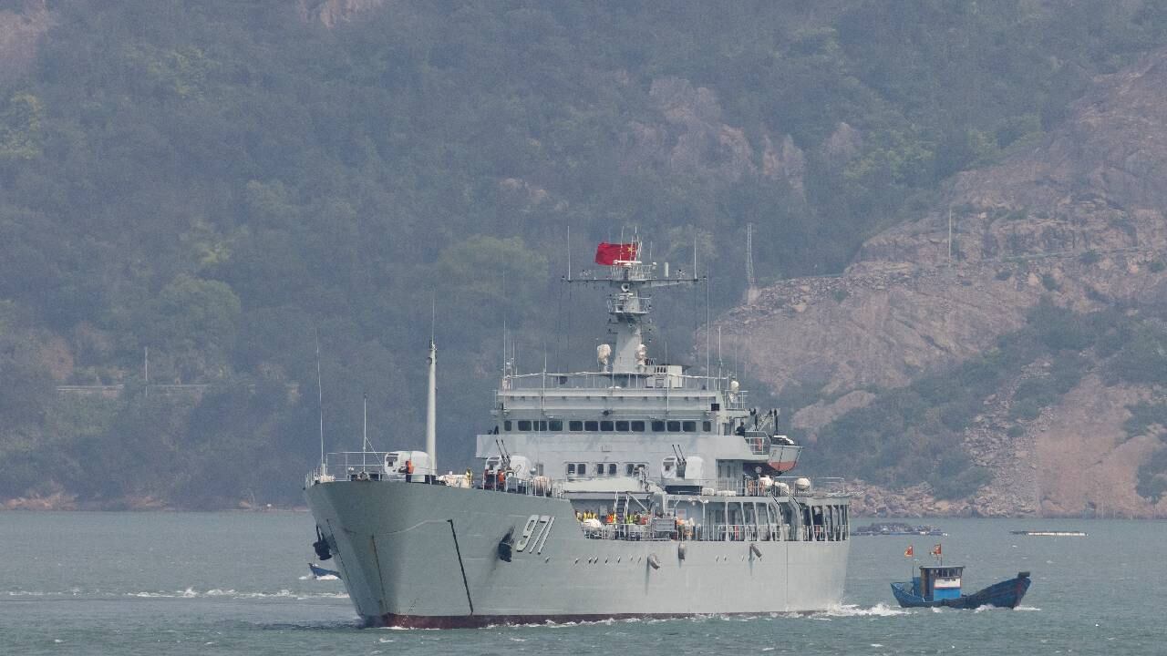Un buque de guerra chino navega durante un simulacro militar cerca de Fuzhou, provincia de Fujian, cerca de las islas Matsu, controladas por Taiwán el 8 de abril de 2023 (imagen de referencia).