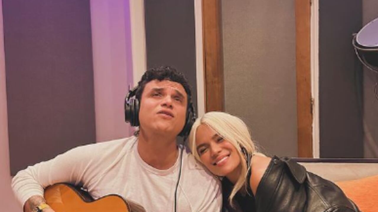 Silvestre Dangond y Karol G graban canción juntos y las redes sociales estallan de emoción.