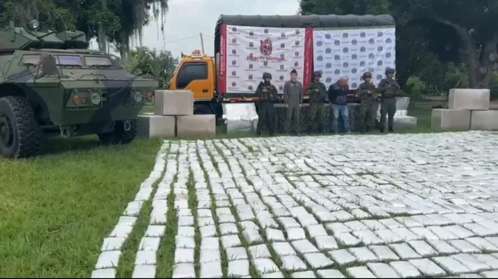 Un megalaboratorio para procesar cocaína desmantelado y la incautación de tonelada y media de marihuana dejan operaciones militares en el norte del Cauca