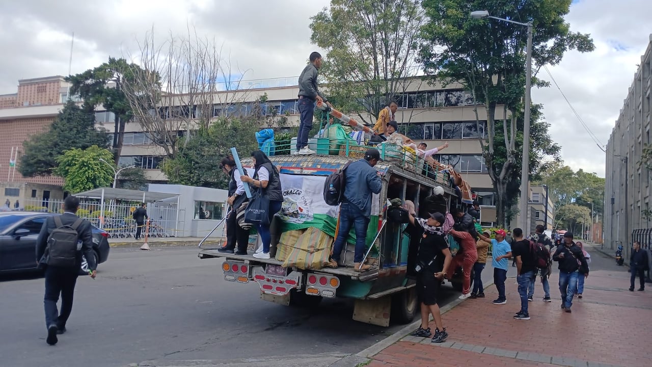 Campesinos avanzan en la toma de las sedes de varias entidades del Gobierno por los incumplimientos a las promesas suscritas con esa comunidad.