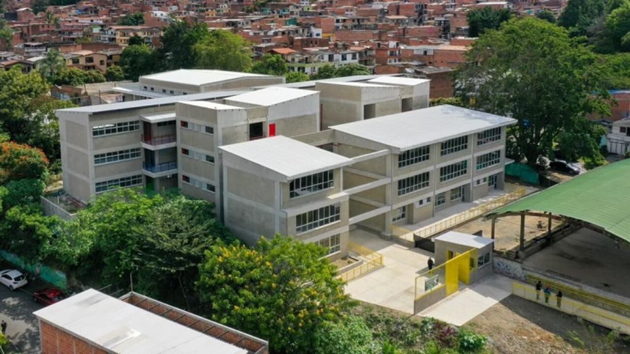 Durante el gobierno del presidente Iván Duque se han entregado 303 infraestructuras educativas nuevas o mejoradas que benefician a 255.673 estudiantes.