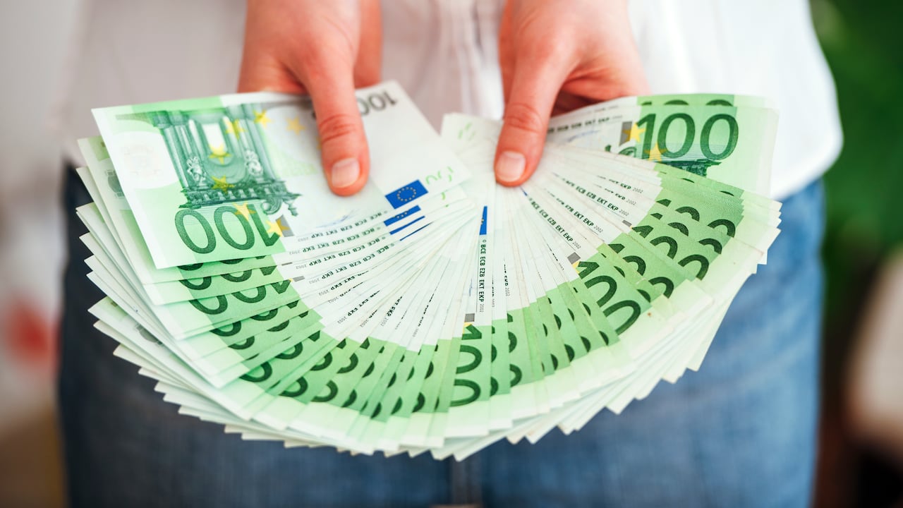 Realizar un ritual para atraer la abundancia al comenzar un nuevo mes puede ser una poderosa manera de establecer intenciones claras.