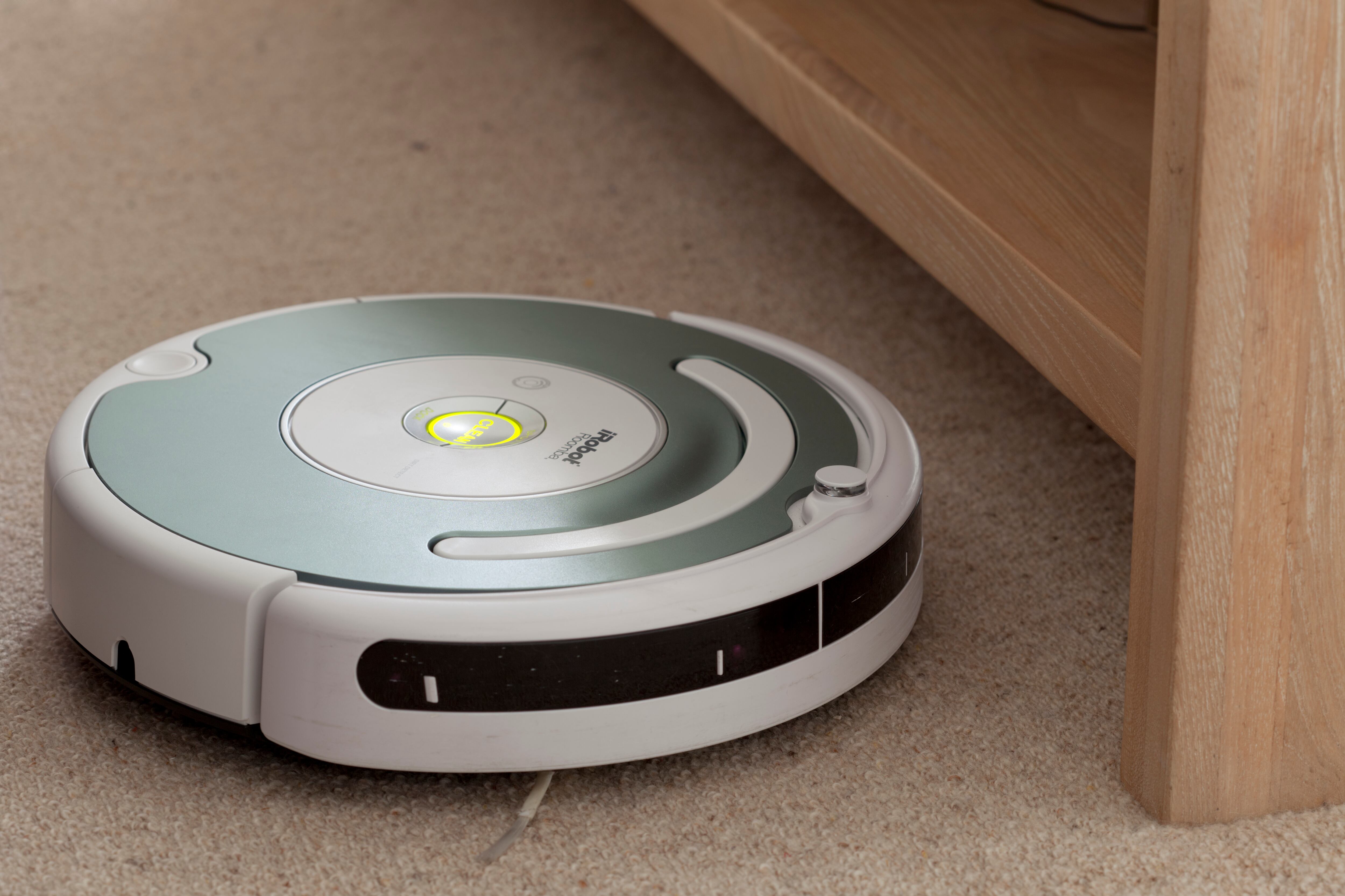 El robot aspirador Roomba, símbolo del auge y la caída de iRobot como pionera del hogar inteligente.