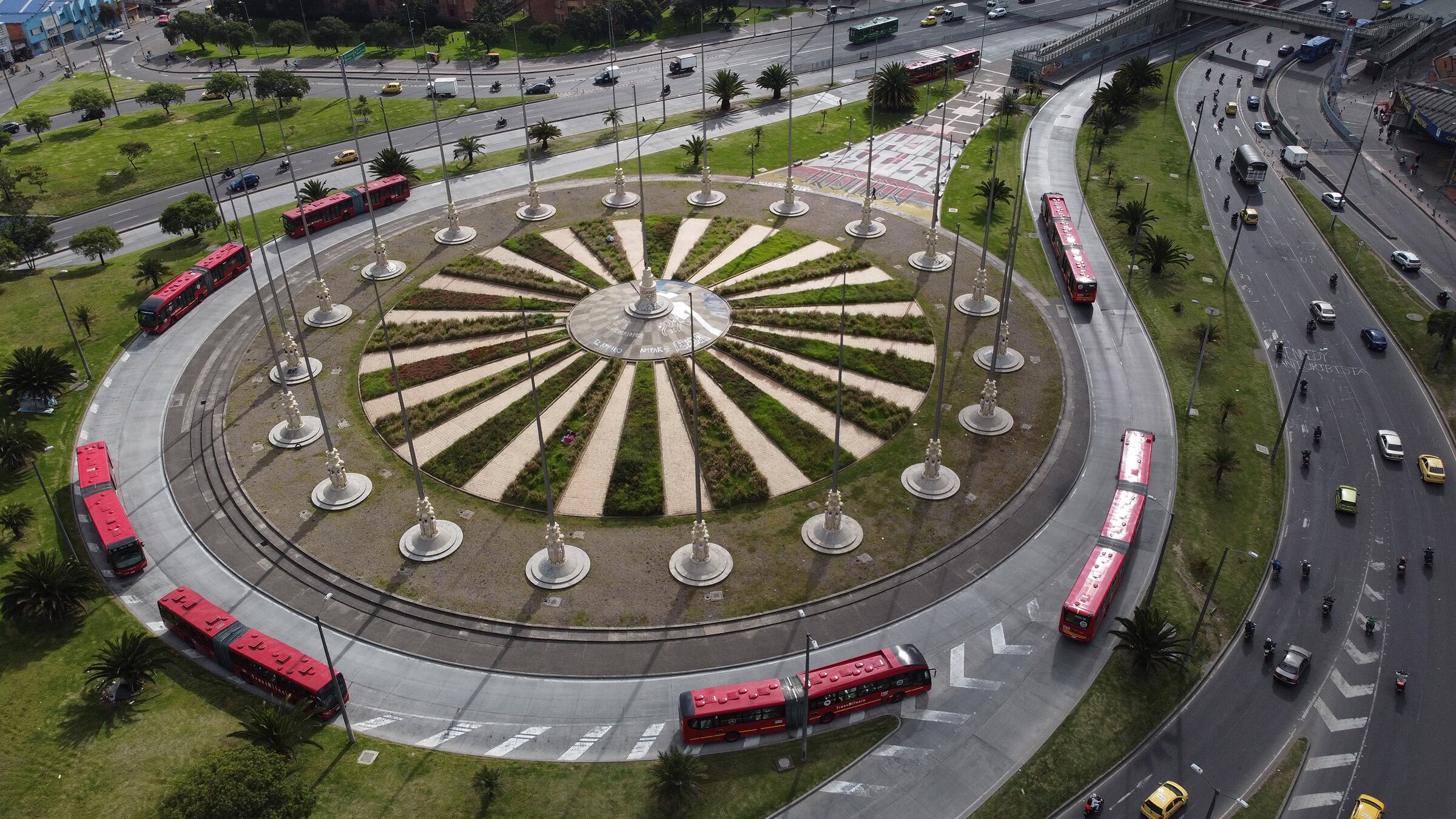 El transporte público debe ser la columna vertebral de la movilidad.