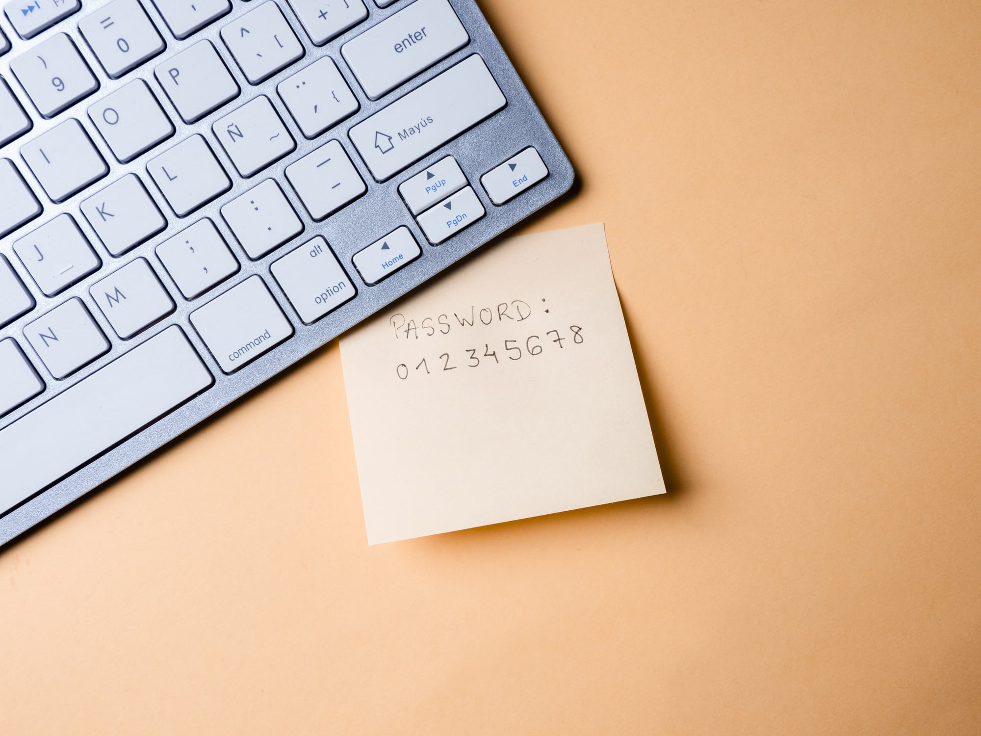 Cambiar las contraseñas con frecuencia refuerza la seguridad digital.