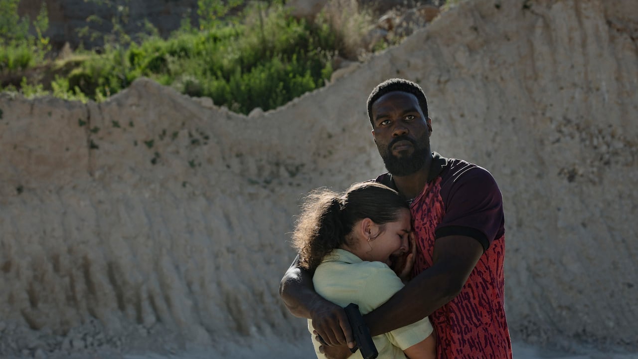 la plataforma estrenó el 30 de abril de 2026 la serie Hombre en llamas (Man on Fire), una reinterpretación contemporánea del thriller que en 2004 protagonizó Denzel Washington