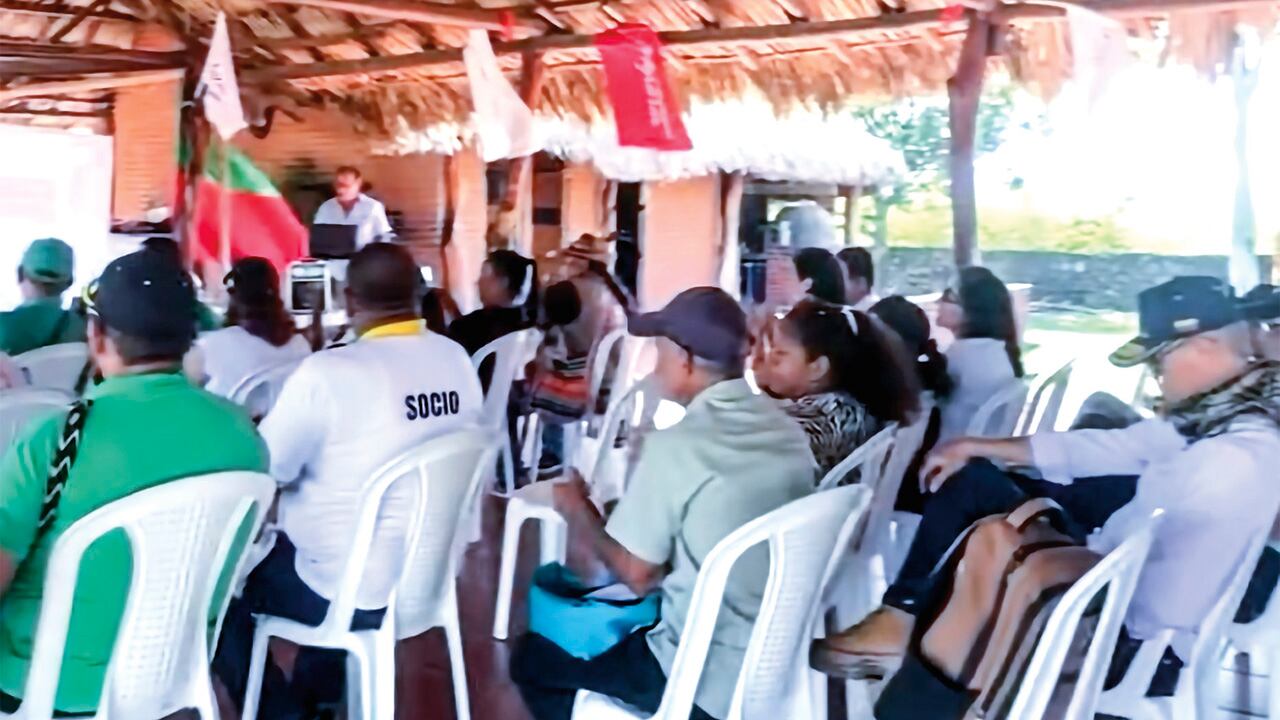 Reunión política en finca El Hatillo. 