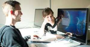 4. Científico de datos: una carrera reciente que ha sido desarrollada gracias a las necesidades de grandes compañías de tener una gran cantidad de información que sólo este profesional sabe cómo conseguir, organizar y analizar los datos para dar una dirección a los negocios. Datos de Careercast señalan que en promedio este profesional gana US$ 124.149 al año y se prevé que la industria crezca de aquí al 2022 un 15%