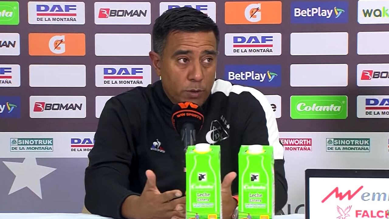 César Farías pretende seguir como técnico de América de Cali