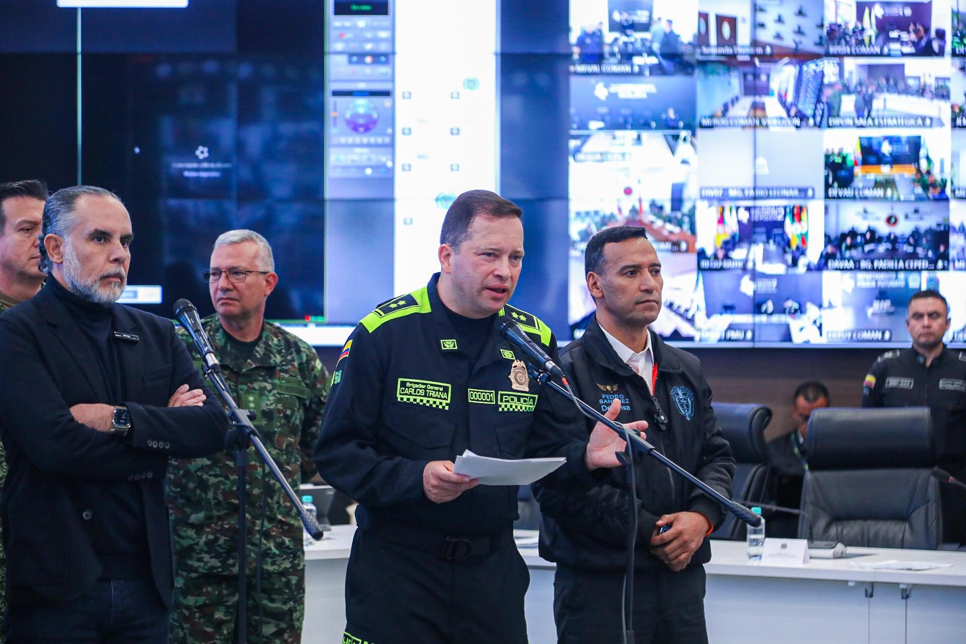 El director de la Policía, el general Carlo Triana, también lidera el PMU que entregará reportes en vivo