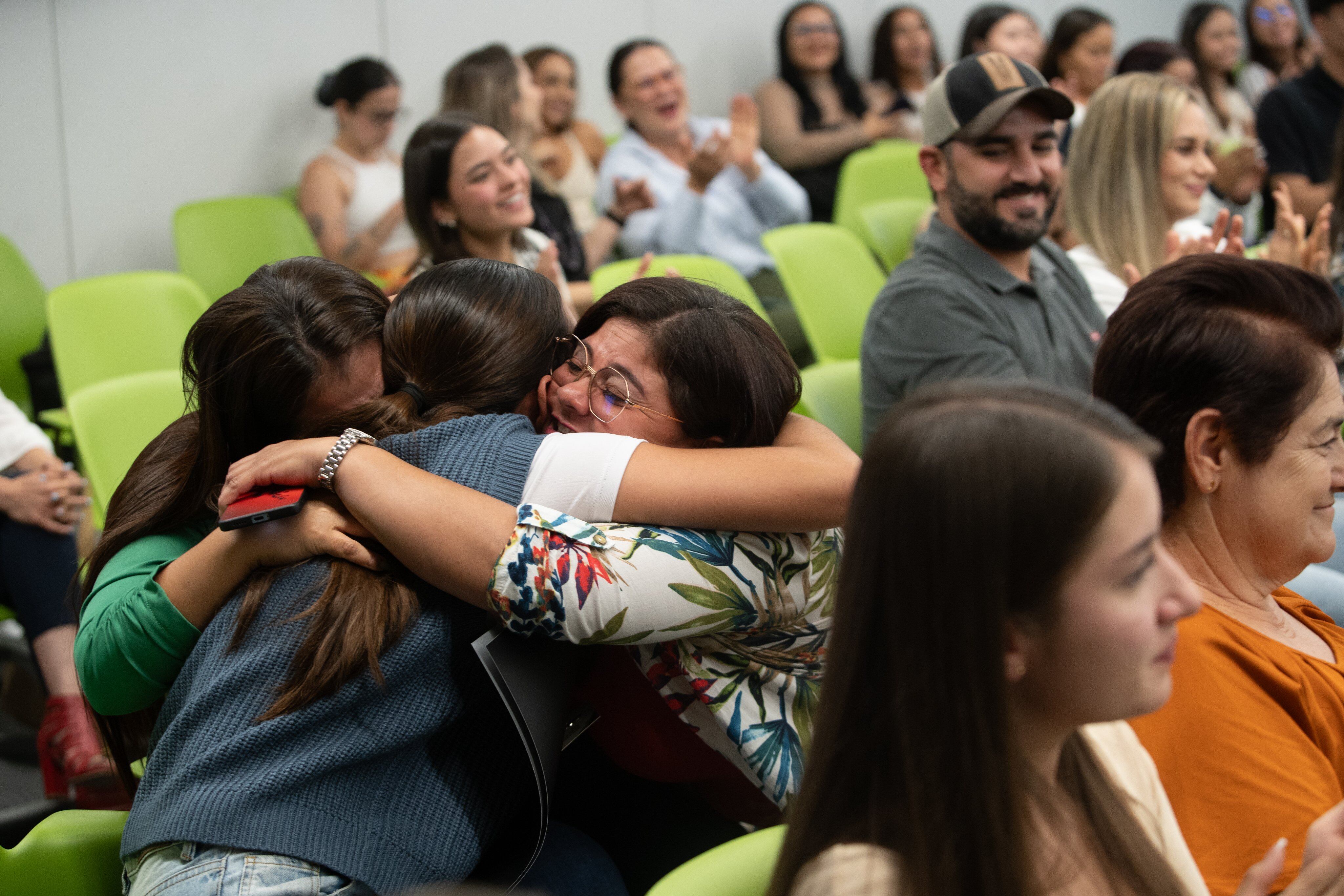 Entrega de becas del Grupo Nutresa en la Universidad Eafit.